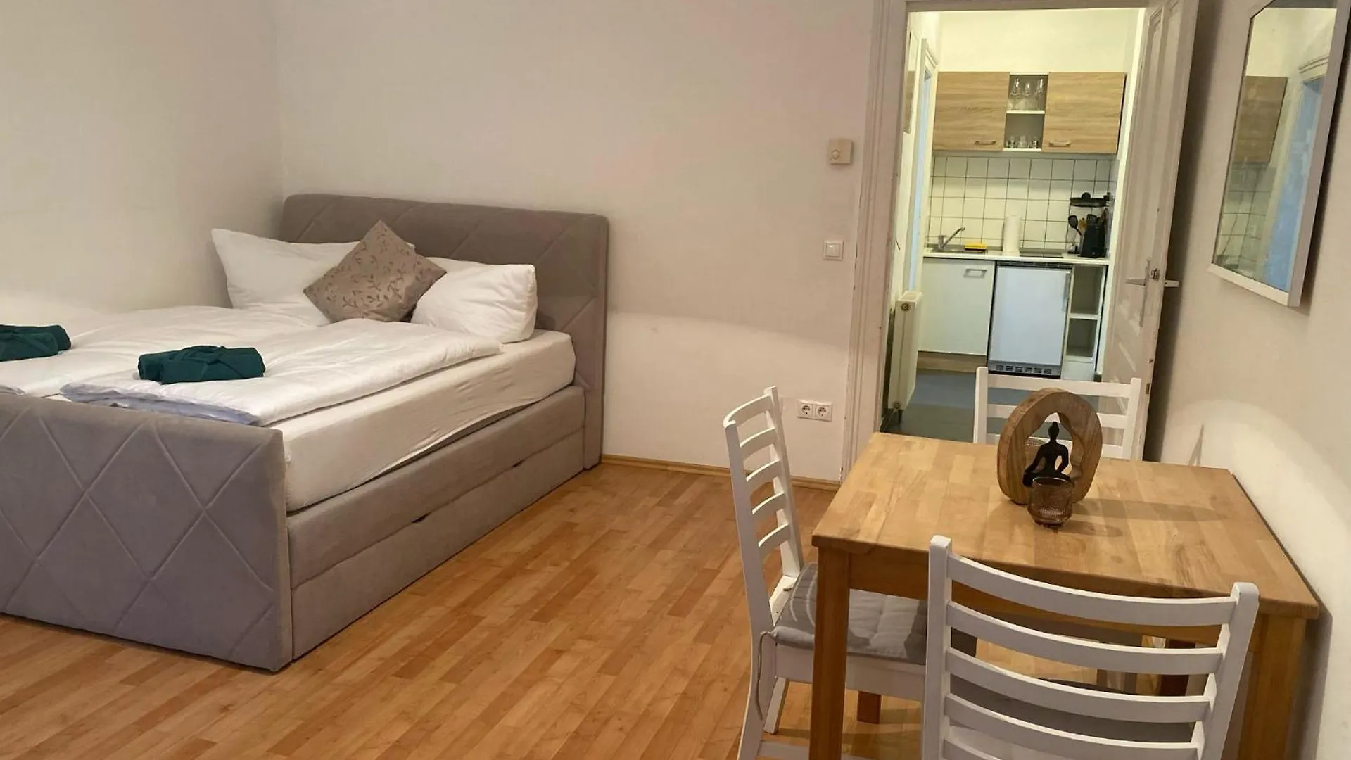 Peaceful 2Br Apartment 15-Min To Ottakring Station Vídeň